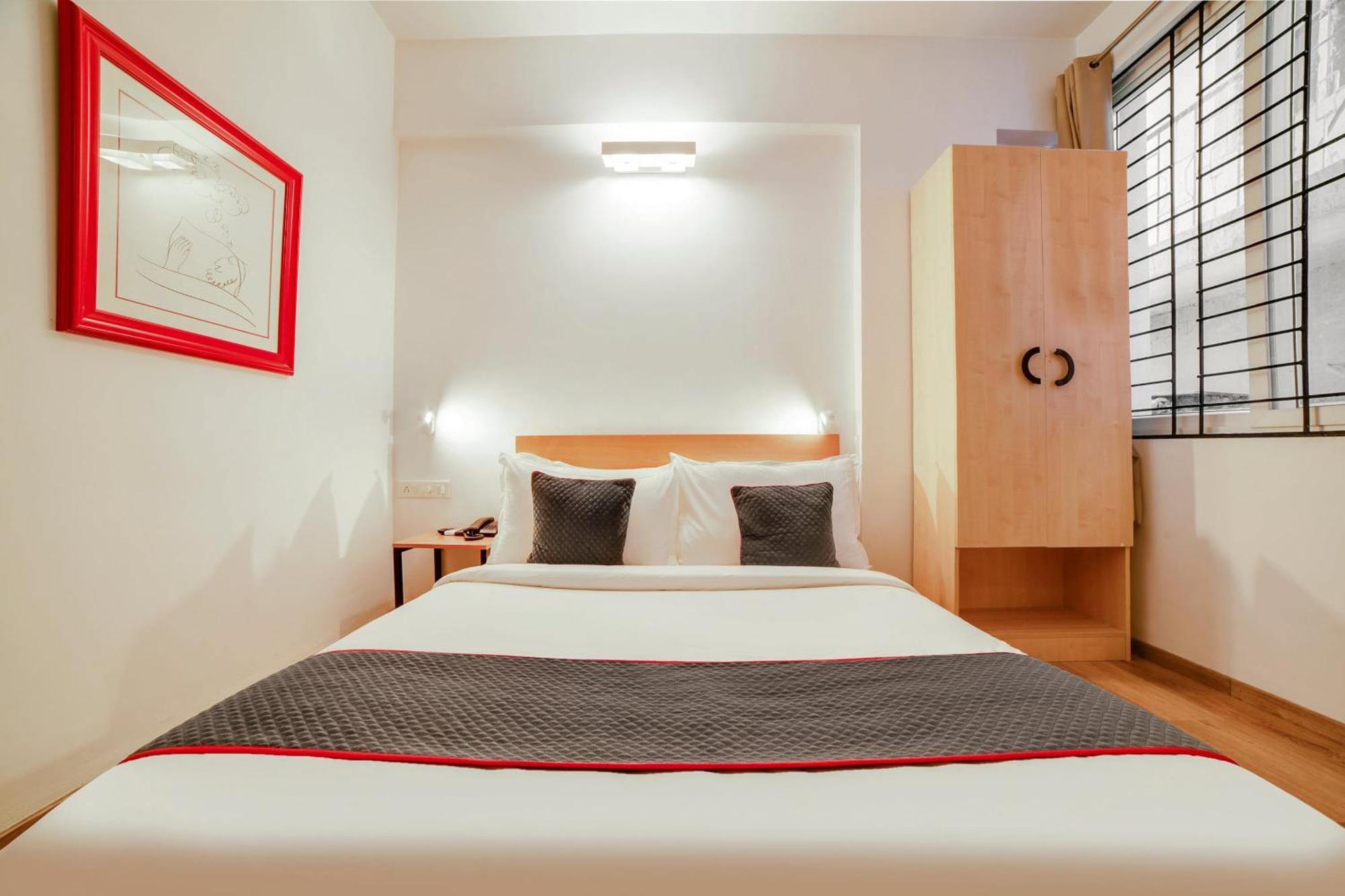 Townhouse Sarvar Hospitality Near Ascendas Park Square Mall บังกาลอร์ ภายนอก รูปภาพ