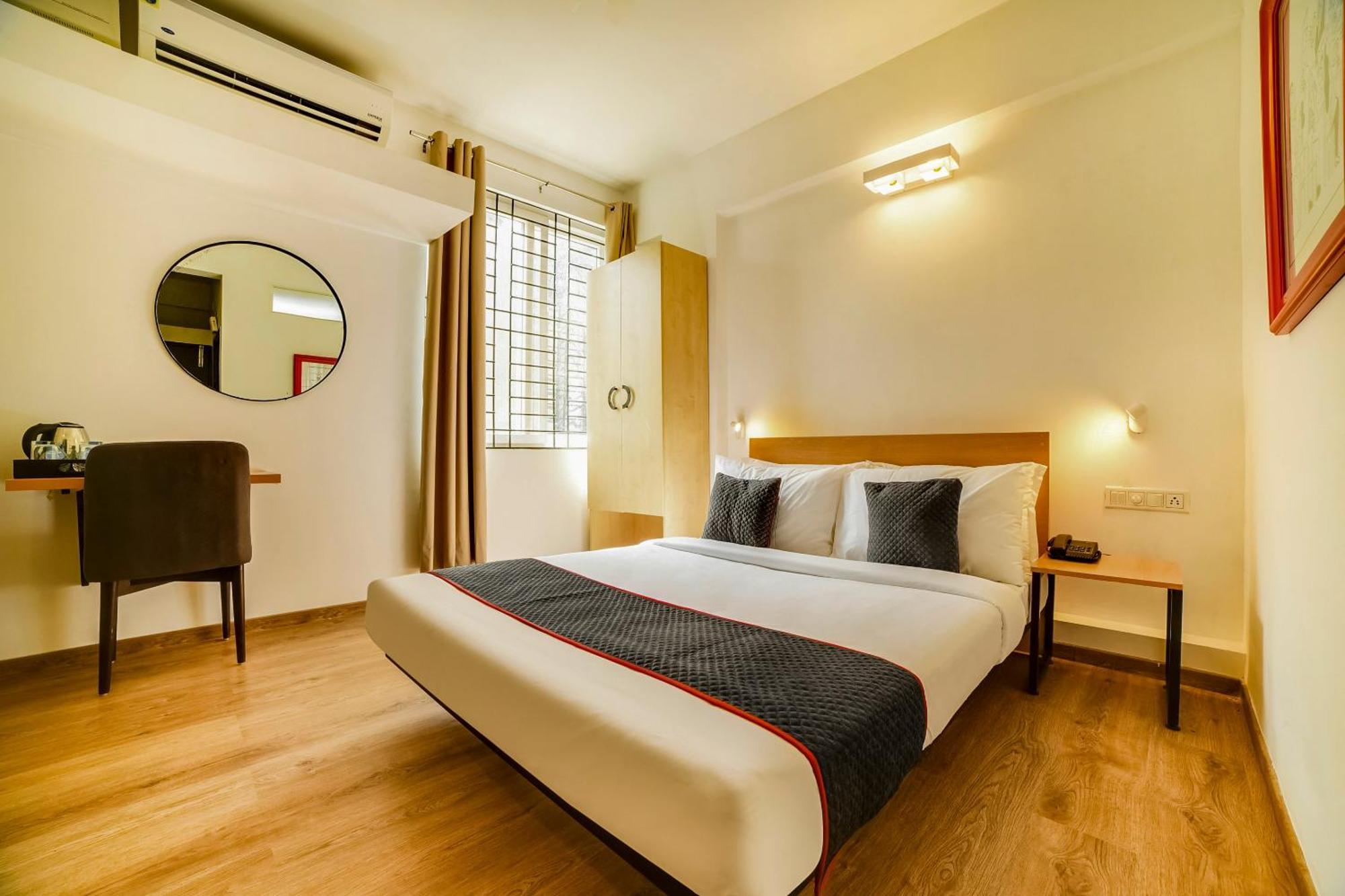 Townhouse Sarvar Hospitality Near Ascendas Park Square Mall บังกาลอร์ ภายนอก รูปภาพ