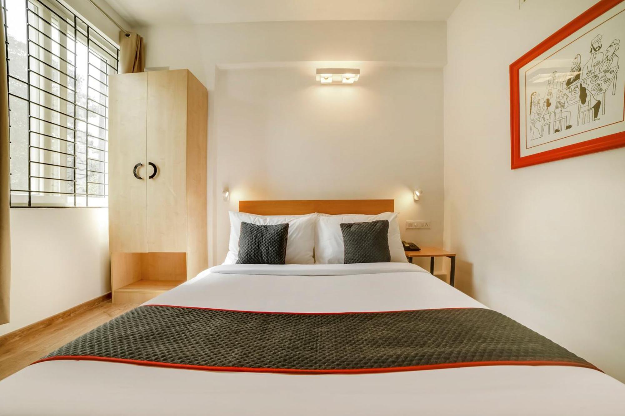 Townhouse Sarvar Hospitality Near Ascendas Park Square Mall บังกาลอร์ ภายนอก รูปภาพ